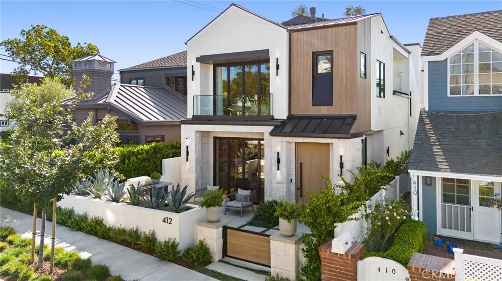 Corona Del Mar, CA 92625,412 Heliotrope AVE