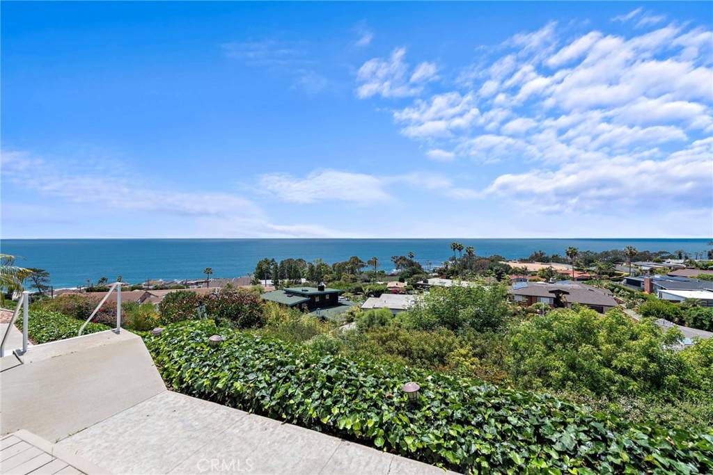 Laguna Beach, CA 92651,21692 Ocean Vista DR #A