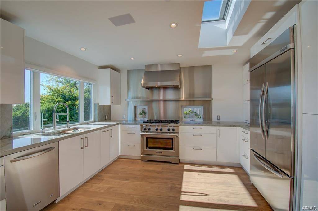 Laguna Beach, CA 92651,2880 Chateau WAY