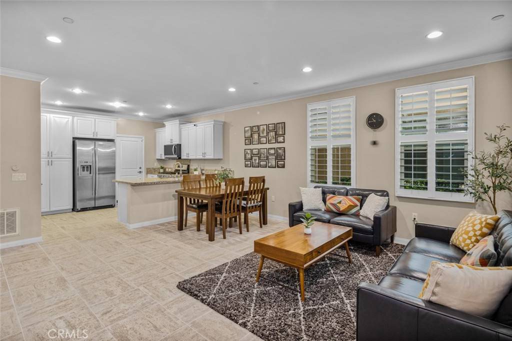 Irvine, CA 92620,102 Rose Arch #23