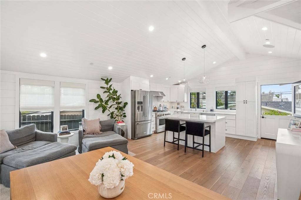 Laguna Beach, CA 92651,323 Magnolia DR
