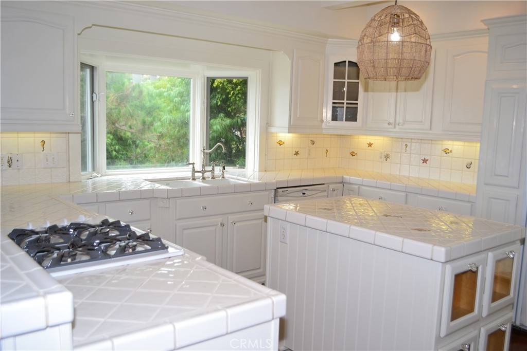 Laguna Beach, CA 92651,490 Diamond ST