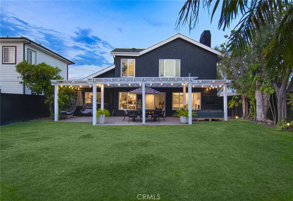 Costa Mesa, CA 92627,215 E 20th ST