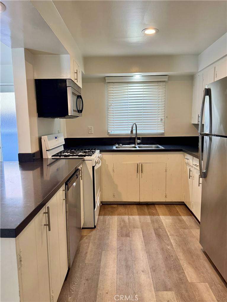 Laguna Beach, CA 92651,970 Glenneyre ST #B