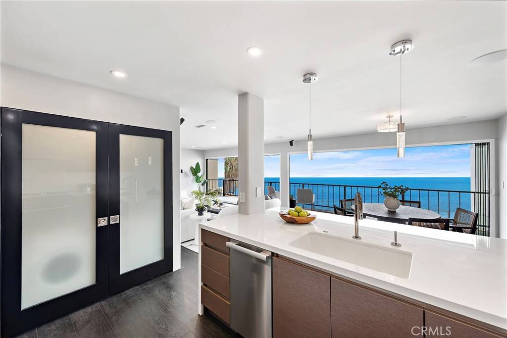 Laguna Beach, CA 92651,31423 S Coast Hwy #22