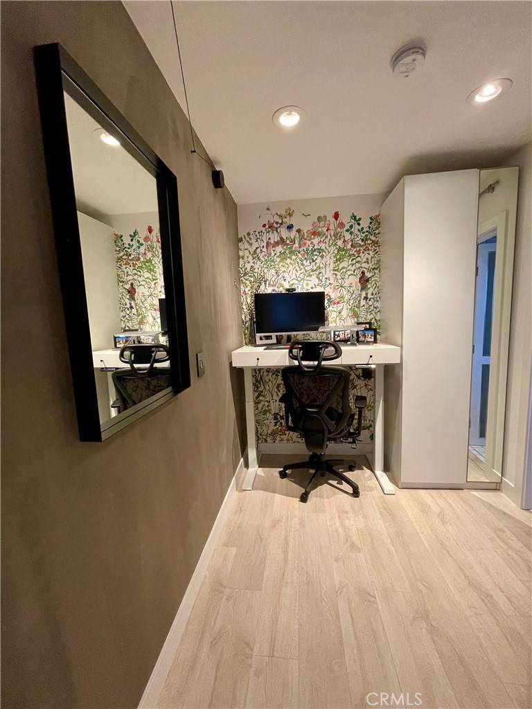 Laguna Beach, CA 92651,180 Mcknight DR #7