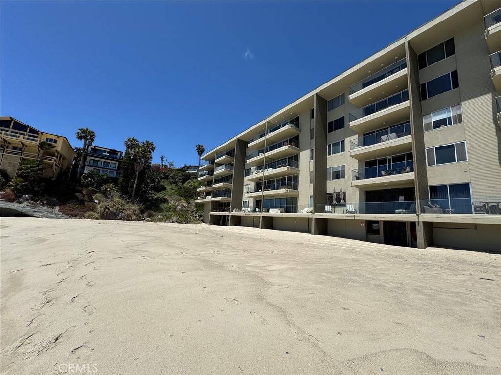 Laguna Beach, CA 92651,31755 Coast Highway #406
