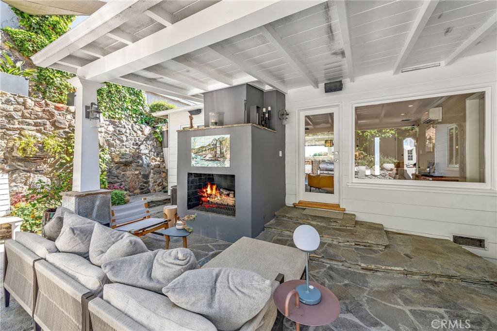 Laguna Beach, CA 92651,255 Nyes PL