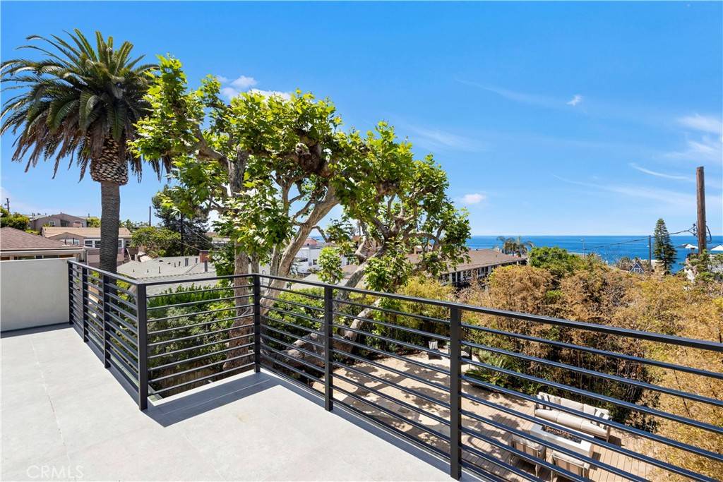 Laguna Beach, CA 92651,1759 Glenneyre ST