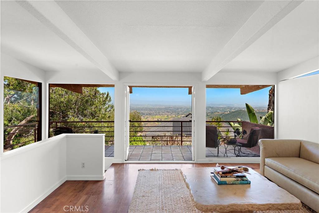 Laguna Beach, CA 92651,28751 Top Of The World DR