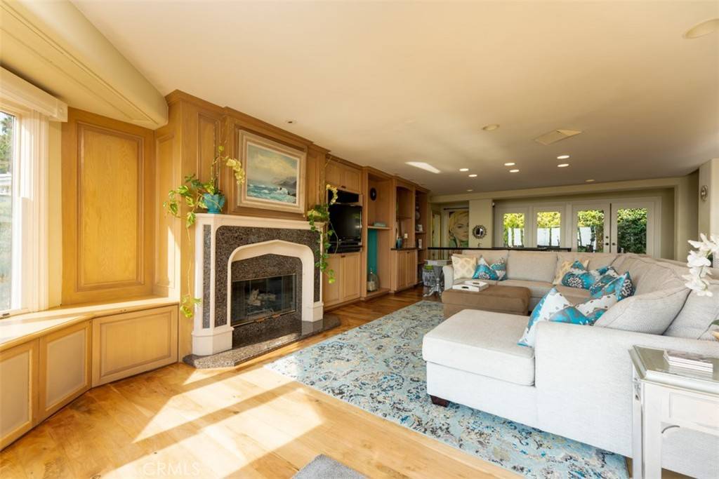 Laguna Beach, CA 92651,410 Blumont ST