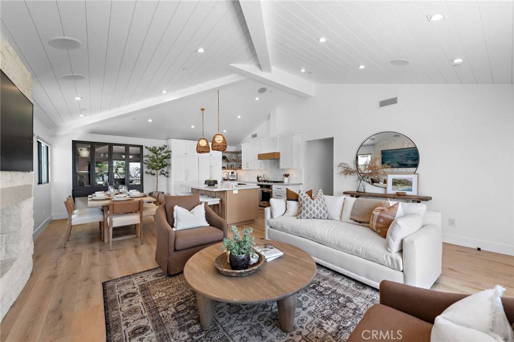 Laguna Beach, CA 92651,243 Wave ST