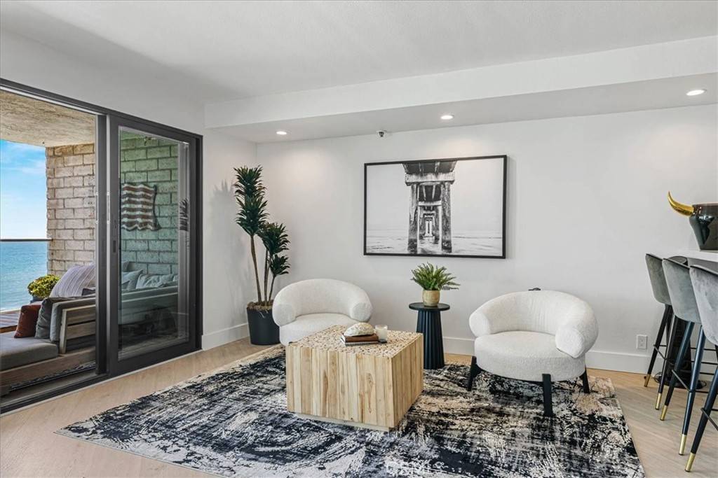 San Clemente, CA 92672,410 Corto LN #9