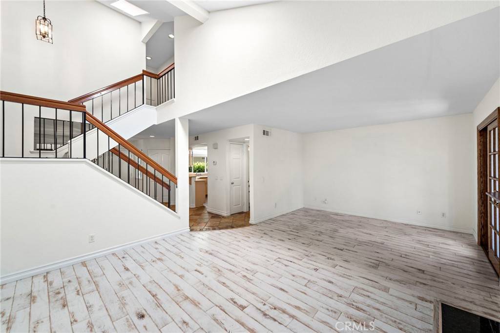 Laguna Beach, CA 92651,601 San Nicholas CT #601