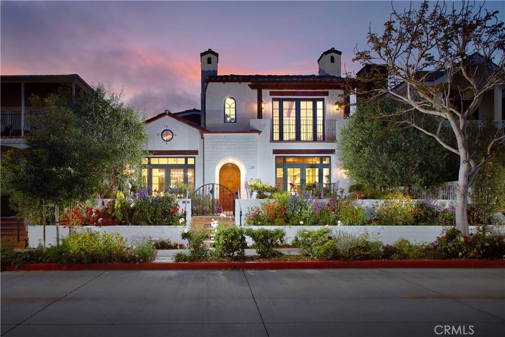 Corona Del Mar, CA 92625,235 Poppy AVE