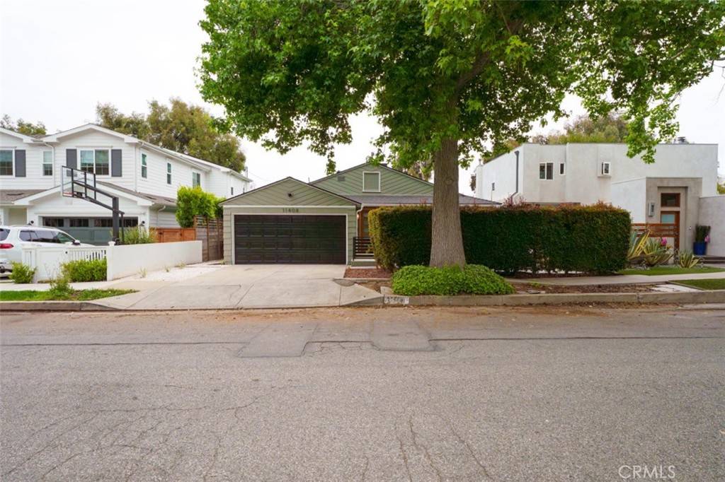 Los Angeles, CA 90049,11408 Waterford ST