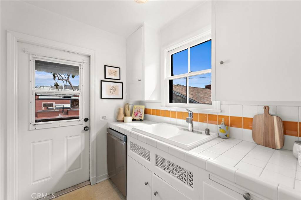 Laguna Beach, CA 92651,189 Lower Cliff DR