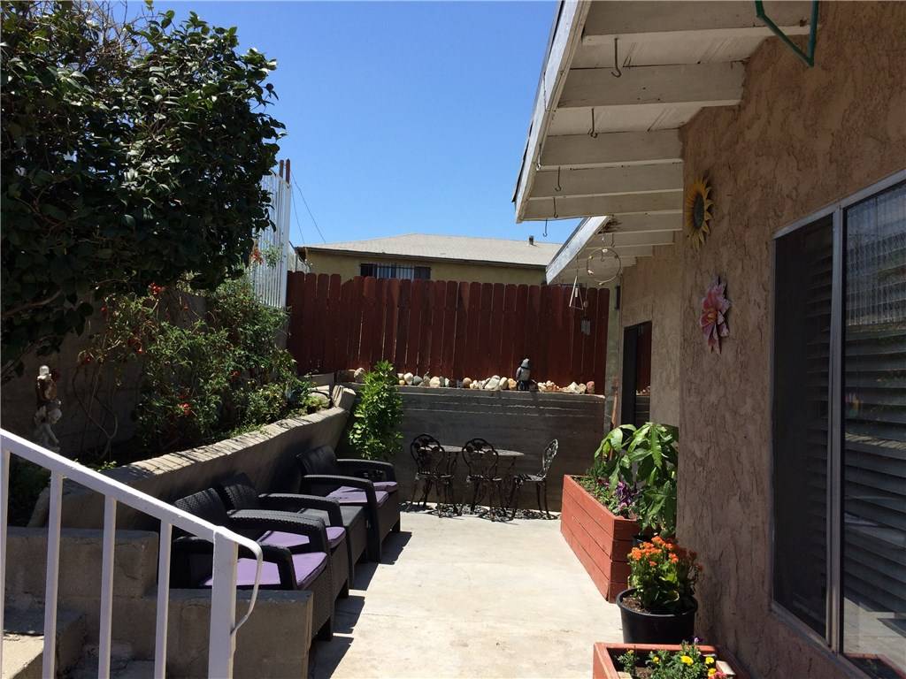 City Terrace, CA 90063,3741 Woolwine DR