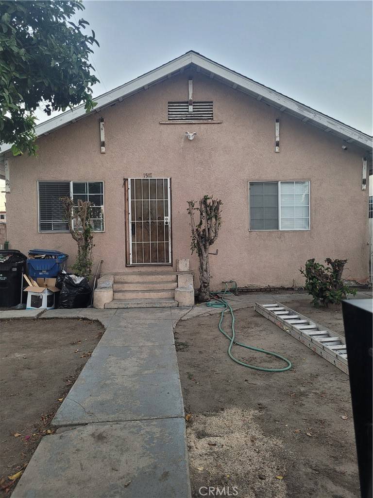 Los Angeles, CA 90011,1517 E 52nd ST