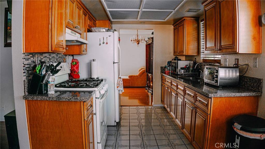 Rialto, CA 92376,862 N Martin ST