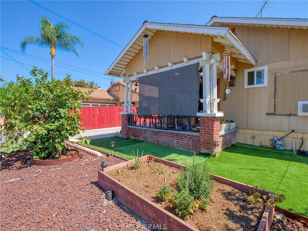 La Puente, CA 91744,206 N 2nd ST