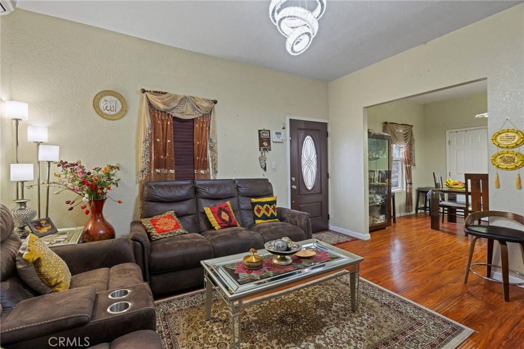 Los Angeles, CA 90006,1311 Dewey AVE