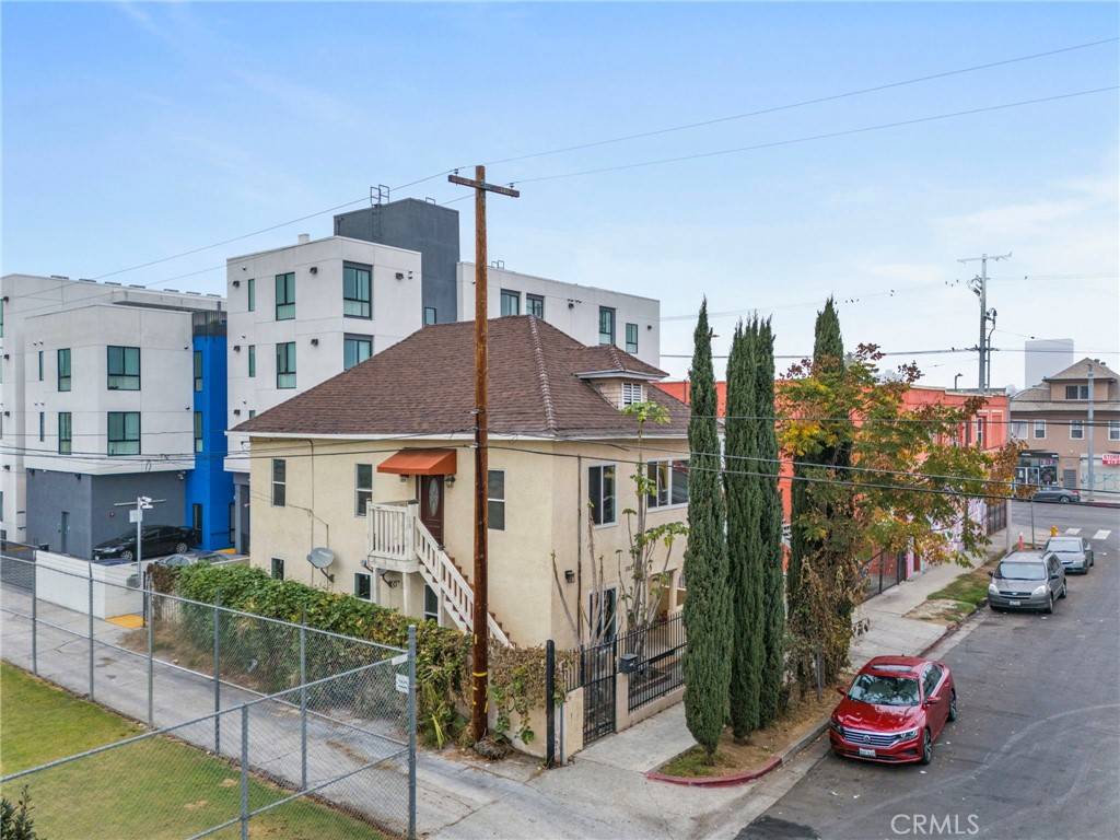 Los Angeles, CA 90006,1311 Dewey AVE