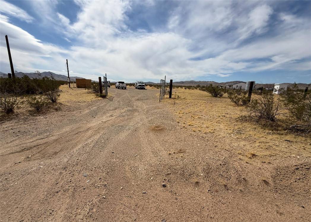 Helendale, CA 92342,0 Bonanza TRL