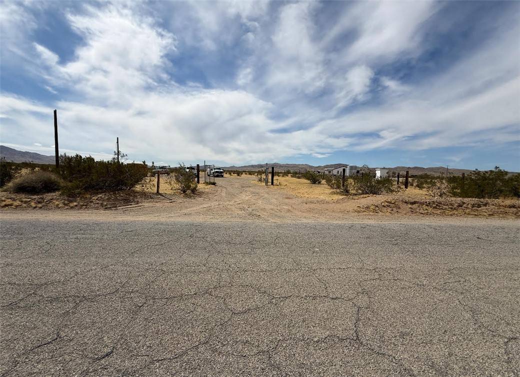 Helendale, CA 92342,0 Bonanza TRL