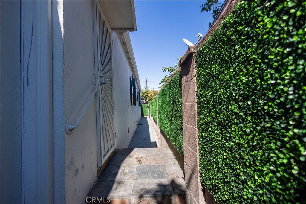 Los Angeles, CA 90016,2820 S La Brea AVE