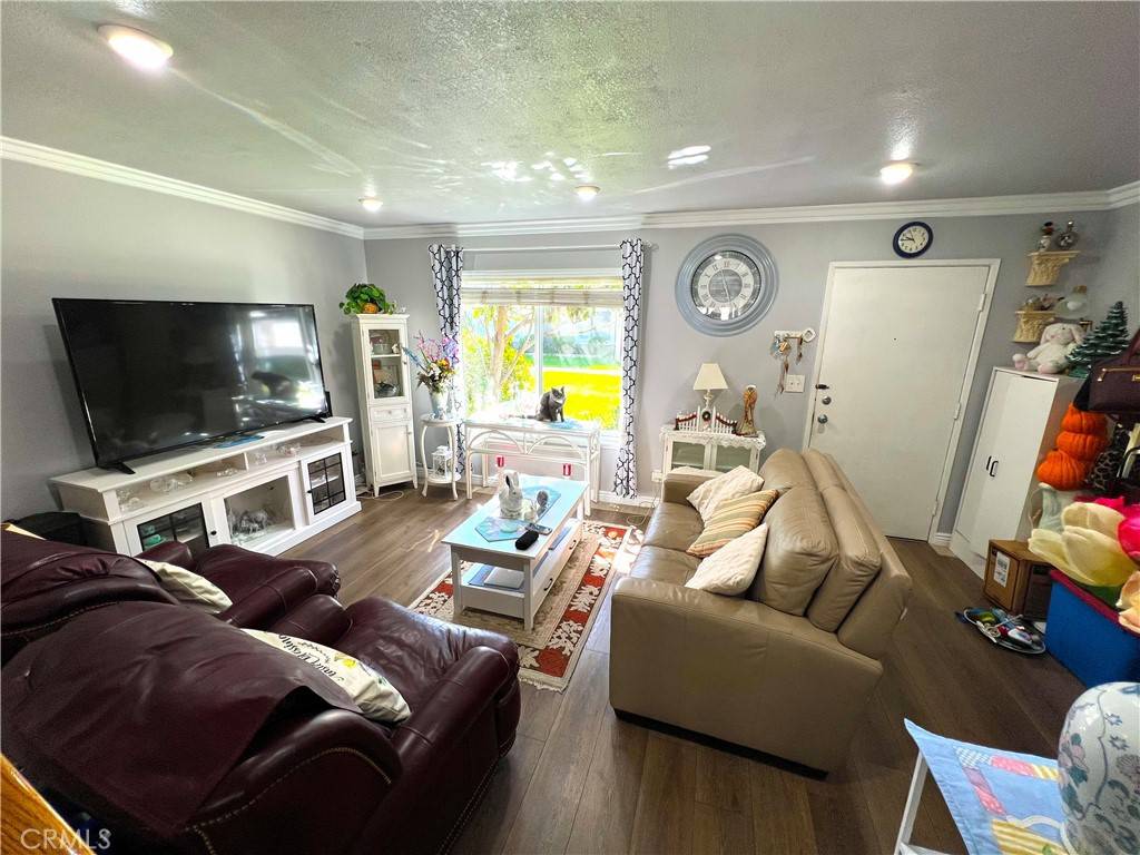 7268 Penn WAY Stanton, CA 90680
