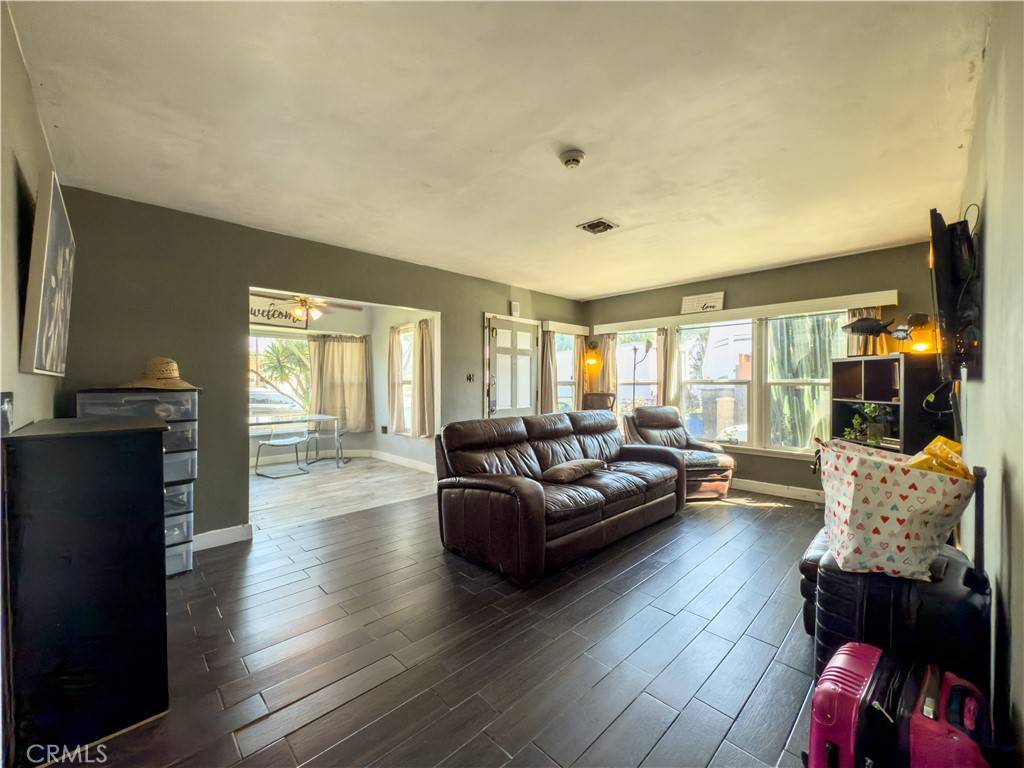Compton, CA 90221,4810 E San Luis ST