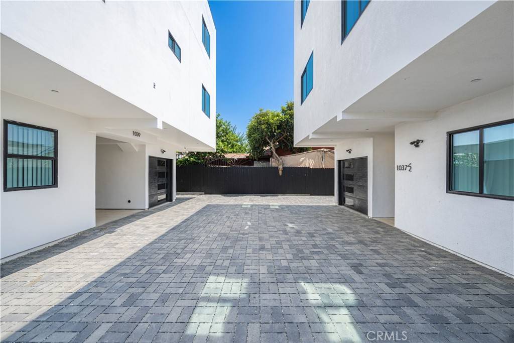 Los Angeles, CA 90037,1037 W 43rd ST