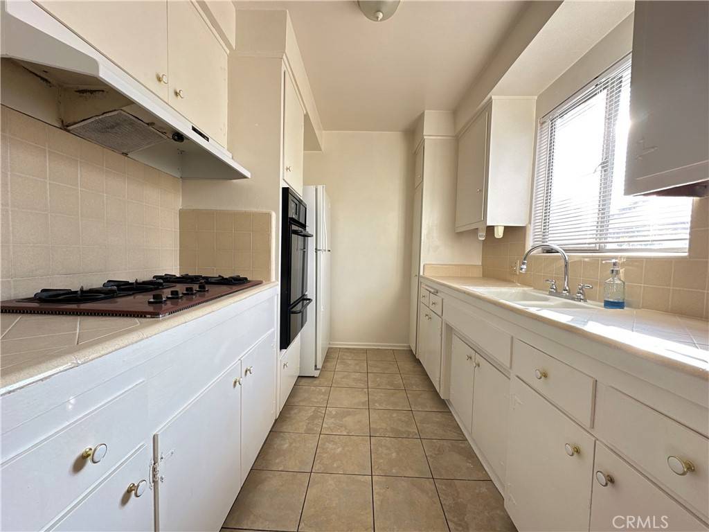 Van Nuys, CA 91405,13950 Sherman WAY
