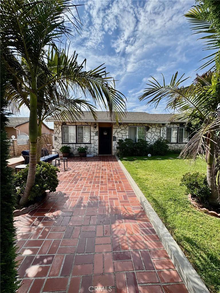 Compton, CA 90220,924 E 148th ST