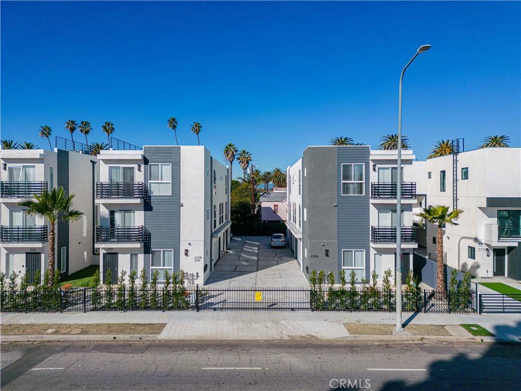 Los Angeles, CA 90016,2801 S La Brea AVE