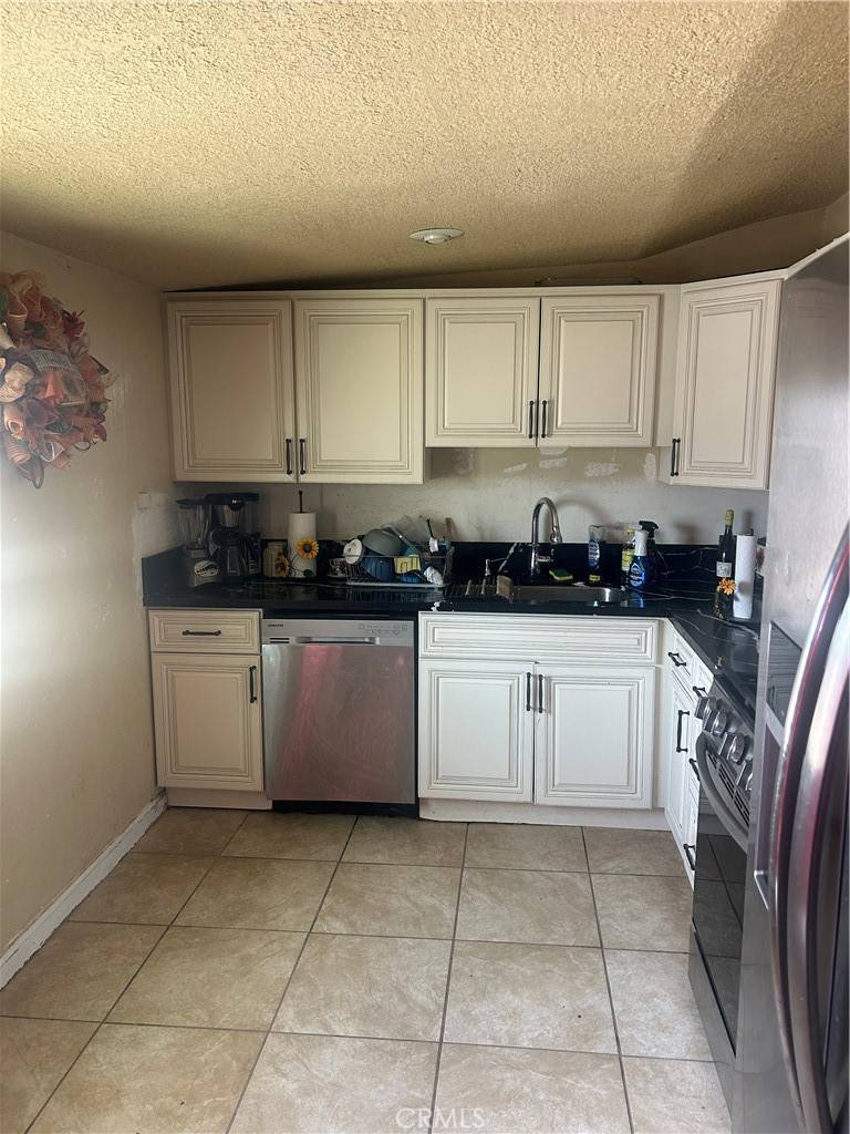 Victorville, CA 92395,15533 Louise ST
