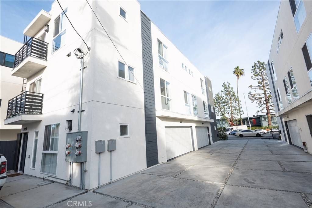 Los Angeles, CA 90016,2725 S La Brea AVE