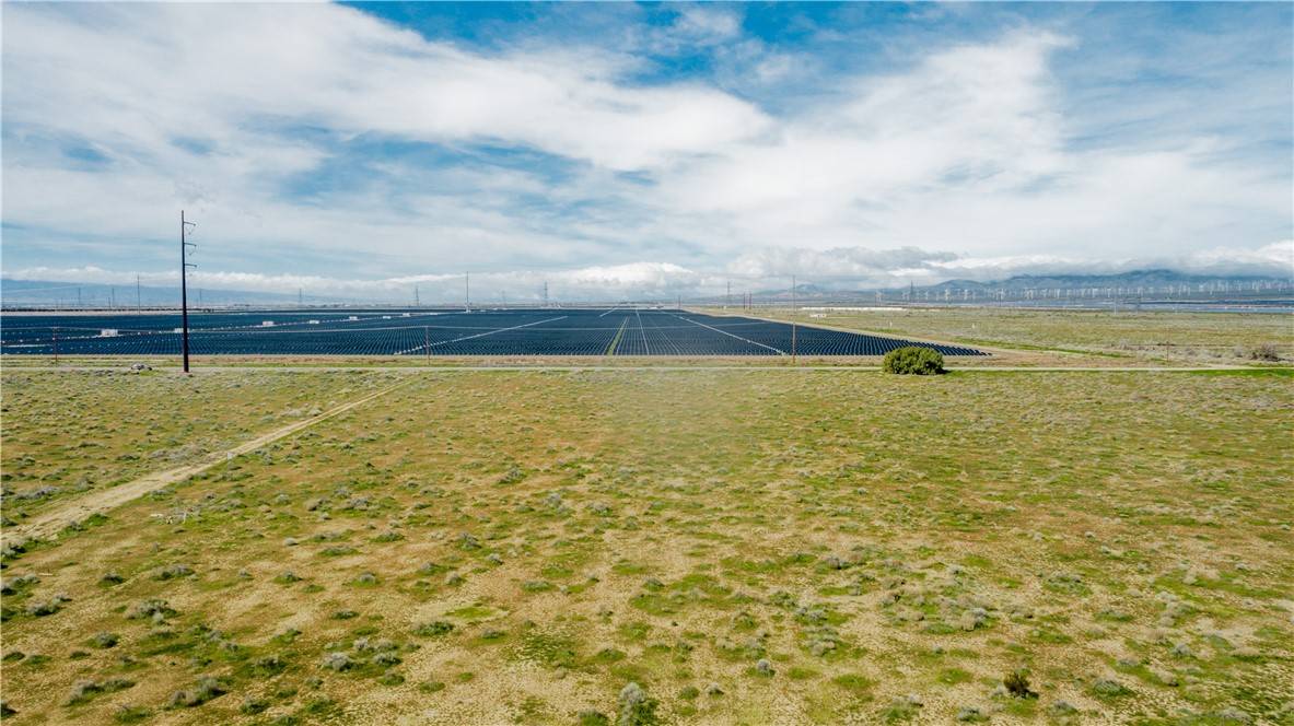 Rosamond, CA 93560,0 Dinkey