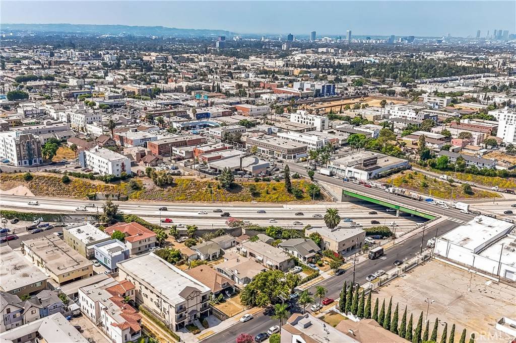 5422 La Mirada AVE Los Angeles, CA 90029