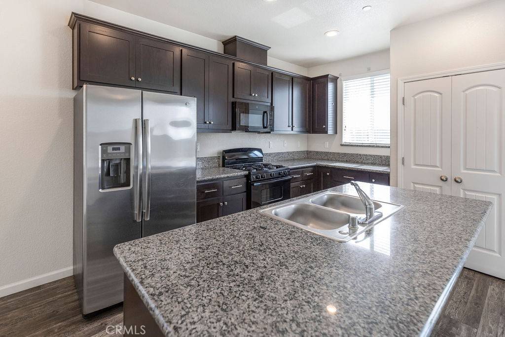 1450 La Sierra ST Merced, CA 95348