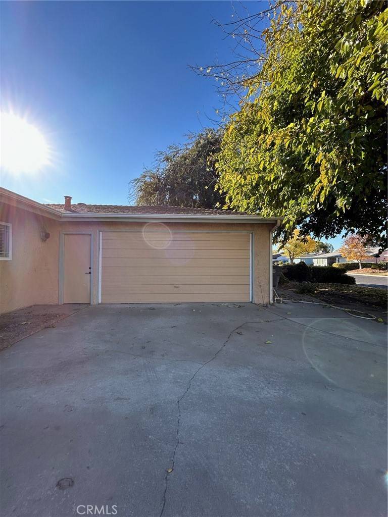 Madera, CA 93637,421 Sundance LN