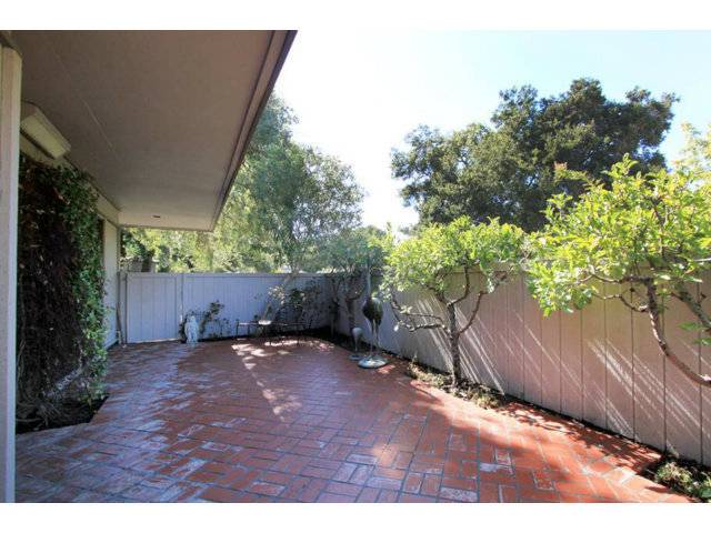 Los Altos, CA 94022,43 BAY TREE LN