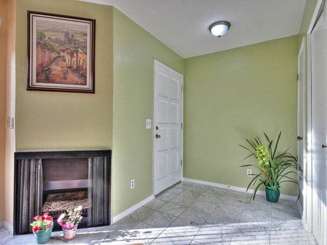 Cupertino, CA 95014,11034 HOLLY TREE LN