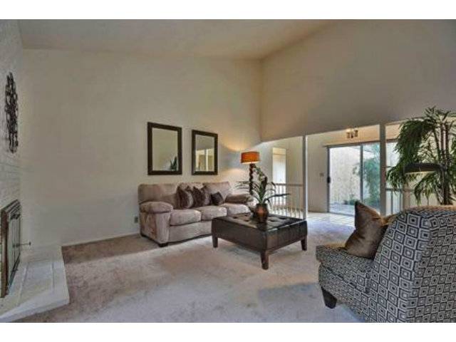 Mountain View, CA 94040,829 RUNNINGWOOD CIR