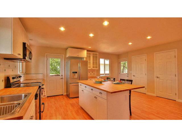 Scotts Valley, CA 95066,435 TABOR DR