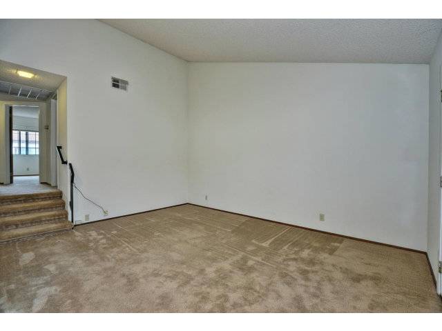 Sunnyvale, CA 94085,425 COSTA MESA TER #E