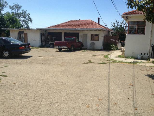 Fremont, CA 94555,3893 DECOTO RD