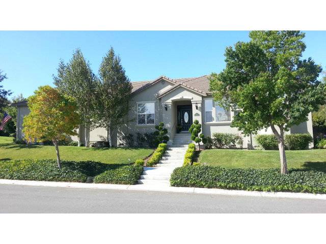 Hollister, CA 95023,966 OAK CREEK CT