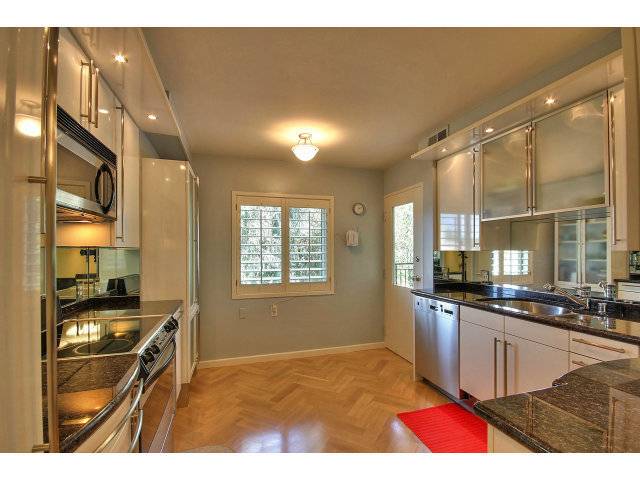 Palo Alto, CA 94301,360 EVERETT AVE #4C